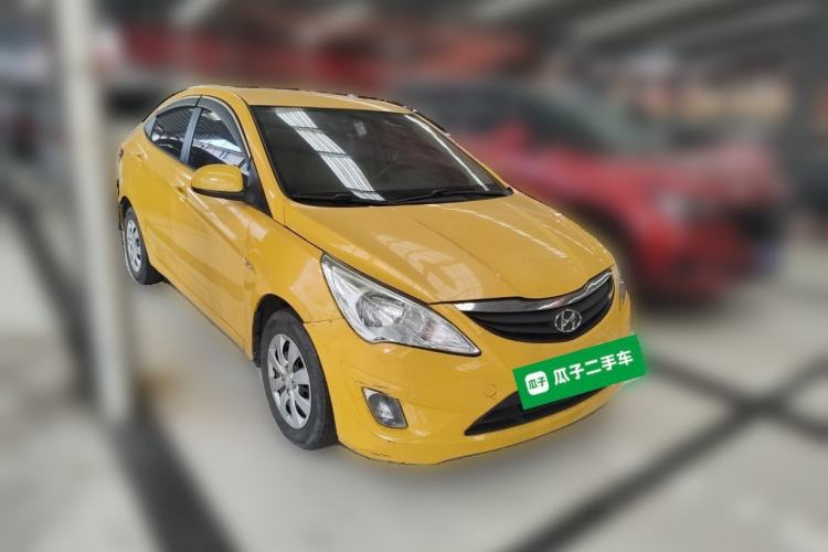 Used Hyundai Verna (older generation) 2013 Sedan 1.4L Automatic Standard GL Model Front Right 45 Deg