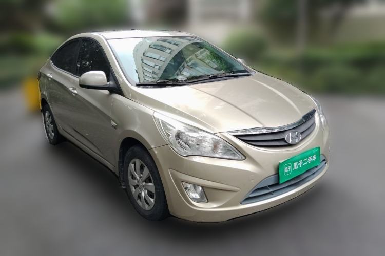 Used Hyundai Verna (older generation) 2013 Sedan 1.4L Automatic Standard GL Model Front Right 45 Deg