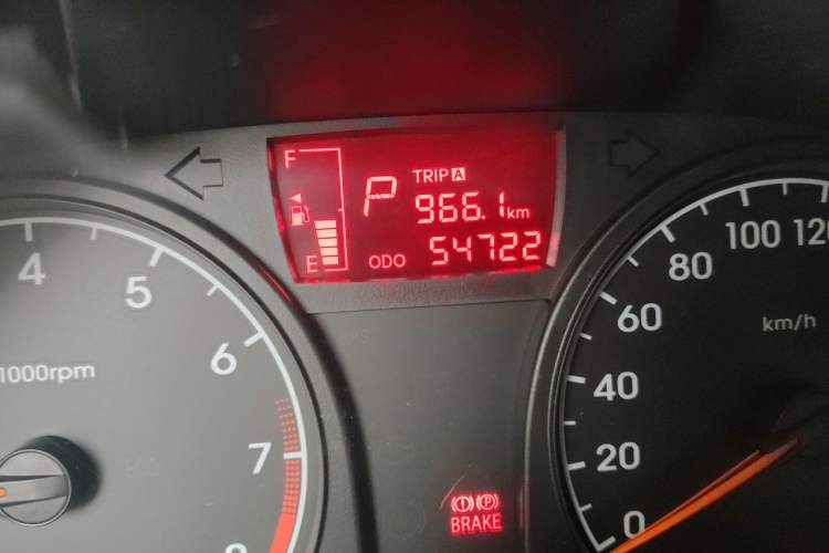 Used Hyundai Verna (older generation) 2013 Sedan 1.4L Automatic Standard GL Model Odometer Close Up