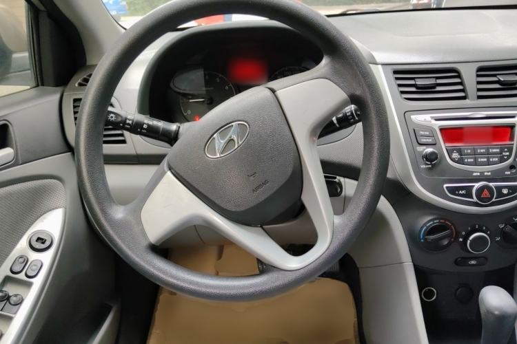 Used Hyundai Verna (older generation) 2013 Sedan 1.4L Automatic Standard GL Model Steering Wheel