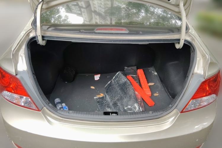 Used Hyundai Verna (older generation) 2013 Sedan 1.4L Automatic Standard GL Model Trunk