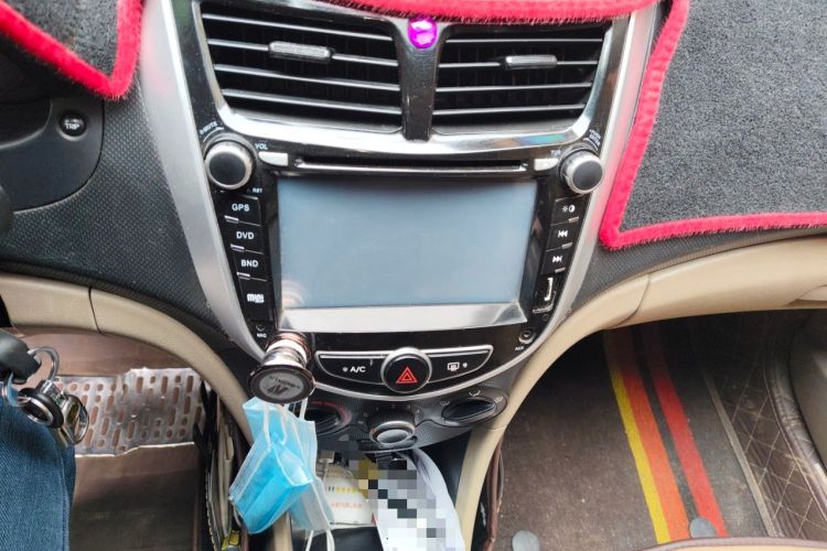 Used Hyundai Verna (older generation) 2014 1.4L Manual Smart GLS Trim Audio And AC Panel