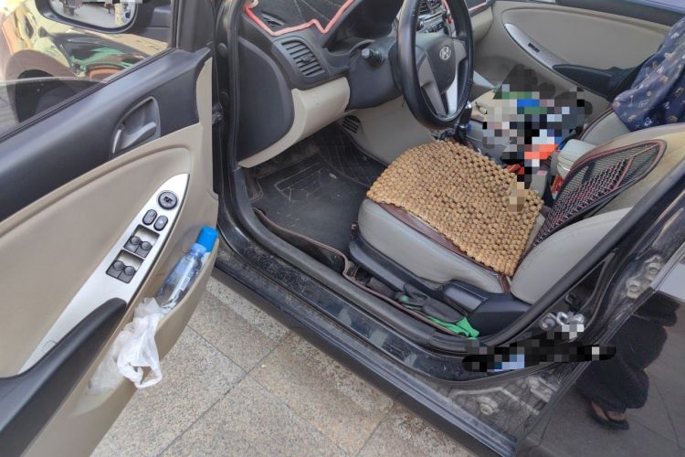 Used Hyundai Verna (older generation) 2014 1.4L Manual Smart GLS Trim Driver Seat