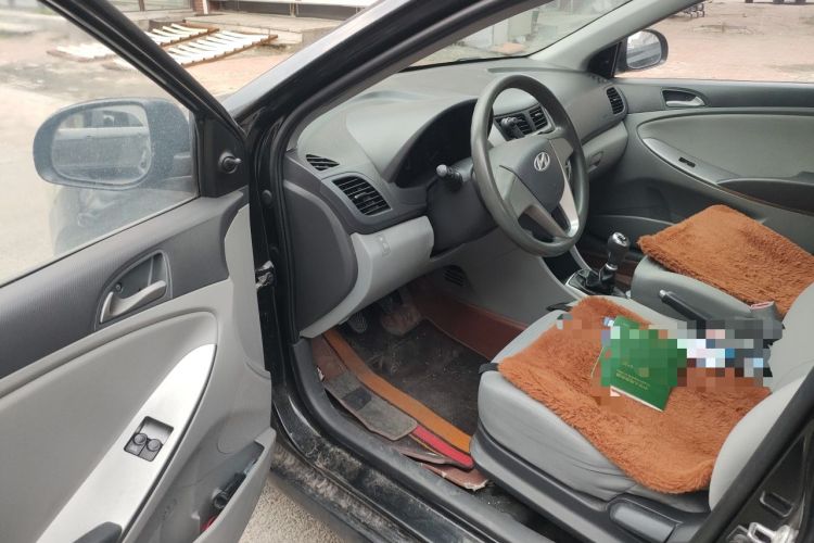 Used Hyundai Verna (older generation) 2014 1.4L Manual Fashion GS Model Driver Seat