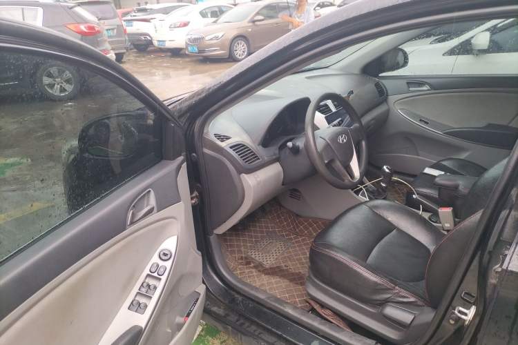 Used Hyundai Verna (older generation) 2014 1.4L Manual Fashion GS Model Driver Seat