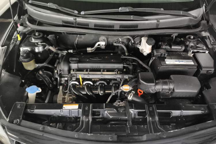 Used Hyundai Verna (older generation) 2014 1.4L Automatic Smart GLS Engine Bay