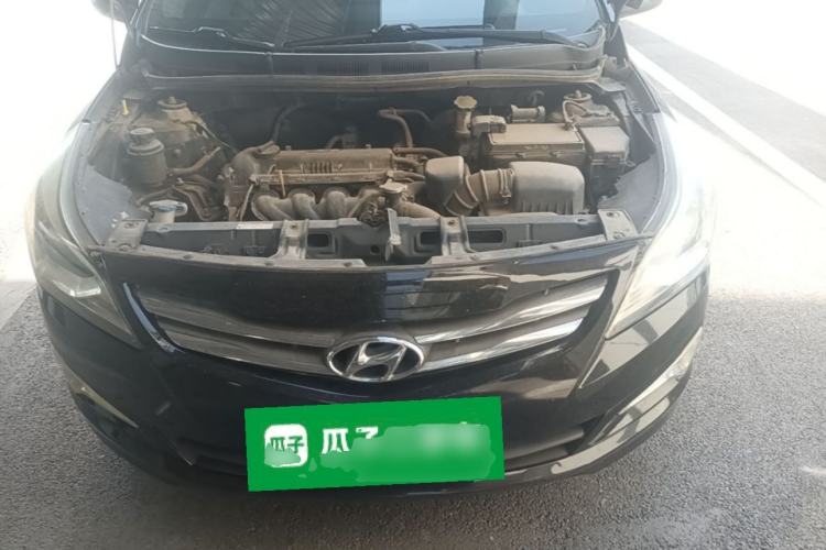 Used Hyundai Verna (older generation) 2014 1.4L Manual Smart GLS Trim Engine Bay