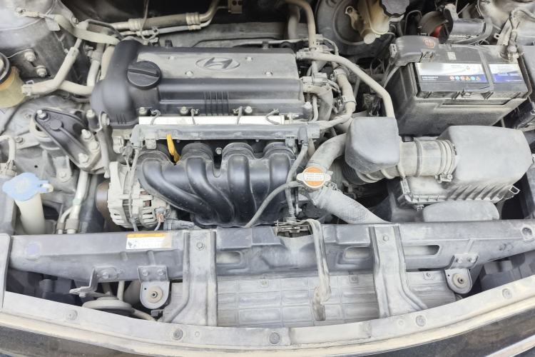 Used Hyundai Verna (older generation) 2014 1.4L Manual Fashion GS Model Engine Bay