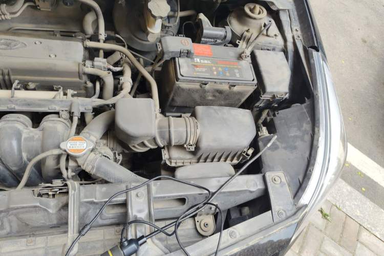 Used Hyundai Verna (older generation) 2014 1.4L Manual Smart GLS Trim Engine Bay Left