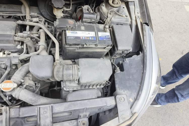 Used Hyundai Verna (older generation) 2014 1.4L Manual Fashion GS Model Engine Bay Left