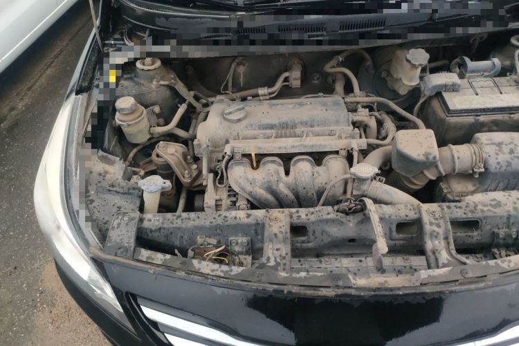 Used Hyundai Verna (older generation) 2014 1.4L Manual Smart GLS Trim Engine Bay Right