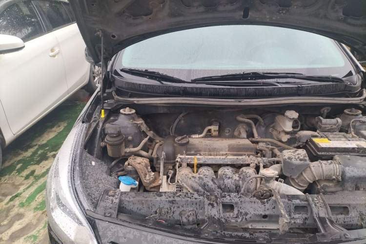 Used Hyundai Verna (older generation) 2014 1.4L Manual Fashion GS Model Engine Bay Right