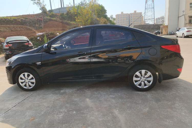 Used Hyundai Verna (older generation) 2014 1.4L Manual Smart GLS Trim Exterior 3