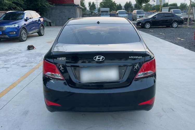 Used Hyundai Verna (older generation) 2014 1.4L Manual Smart GLS Trim Exterior 4