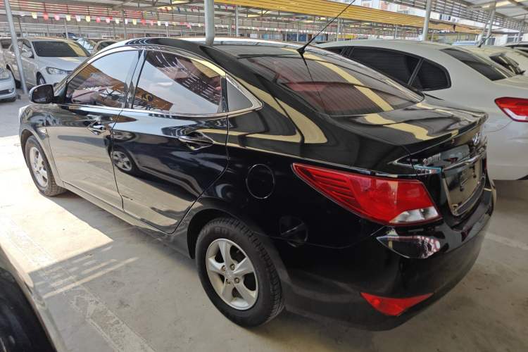 Used Hyundai Verna (older generation) 2014 1.4L Automatic Smart GLS Exterior 5