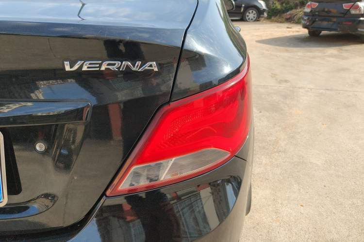 Used Hyundai Verna (older generation) 2014 1.4L Manual Smart GLS Trim Exterior 6