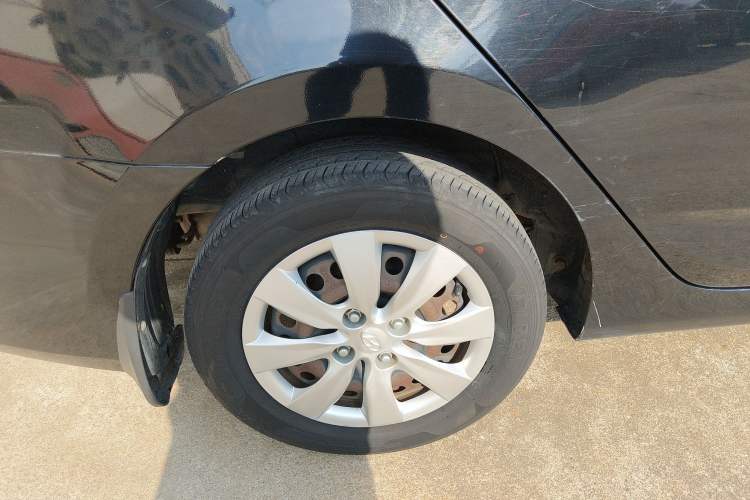 Used Hyundai Verna (older generation) 2014 1.4L Manual Smart GLS Trim Exterior 8