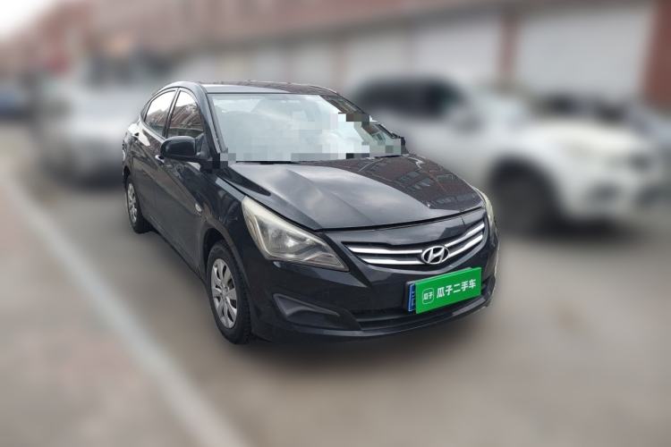 Used Hyundai Verna (older generation) 2014 1.4L Manual Fashion GS Model Front Right 45 Deg