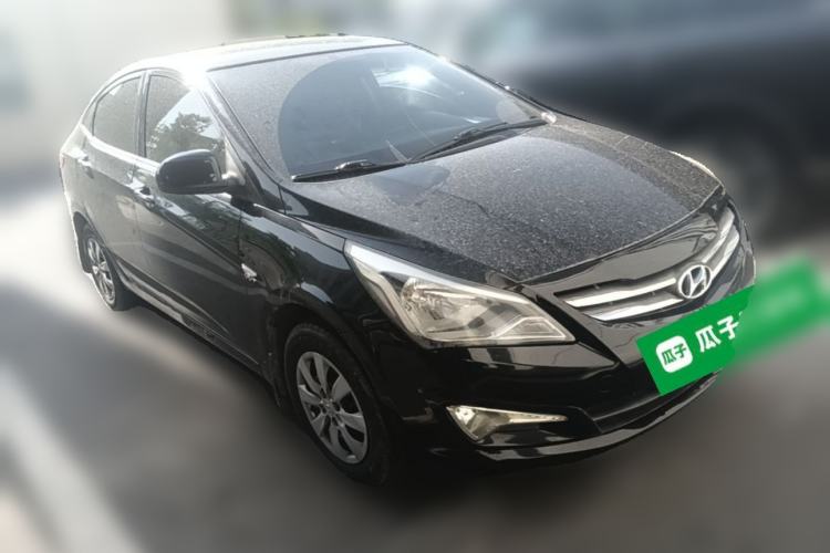 Used Hyundai Verna (older generation) 2014 1.4L Manual Smart GLS Trim Front Right 45 Deg