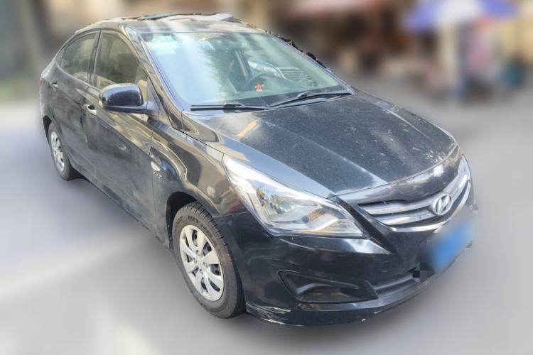 Used Hyundai Verna (older generation) 2014 1.4L Manual Fashion GS Model Front Right 45 Deg