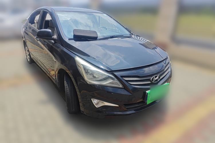 Used Hyundai Verna (older generation) 2014 1.4L Manual Smart GLS Trim Front Right 45 Deg