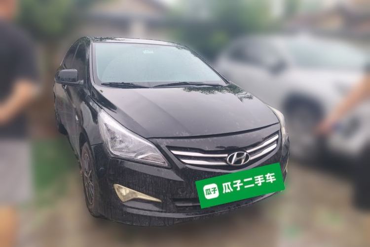 Used Hyundai Verna (older generation) 2014 1.4L Manual Fashion GS Model Front Right 45 Deg