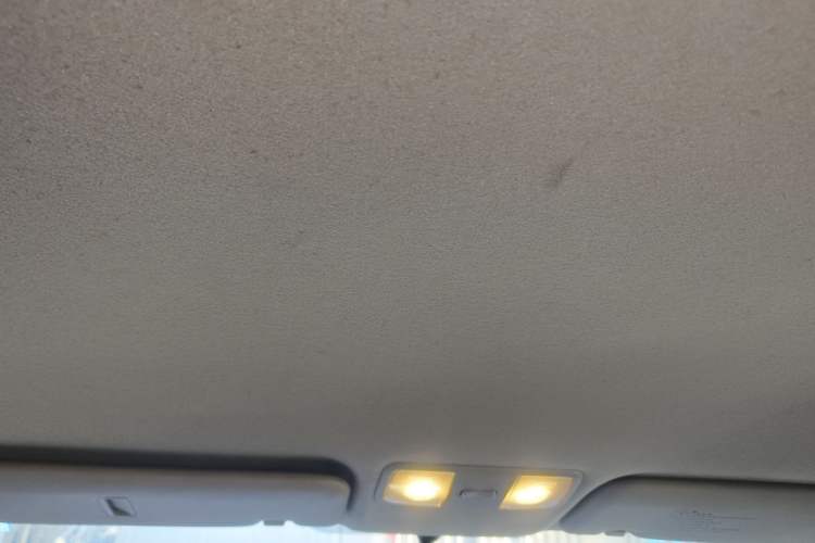 Used Hyundai Verna (older generation) 2014 1.4L Manual Fashion GS Model Headliner