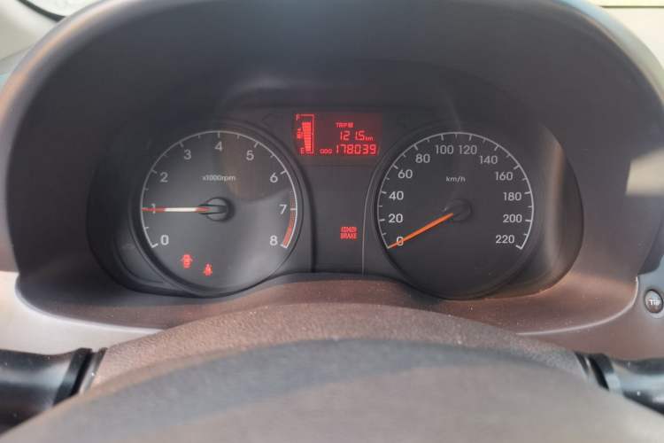 Used Hyundai Verna (older generation) 2014 1.4L Manual Smart GLS Trim Instrument Cluster