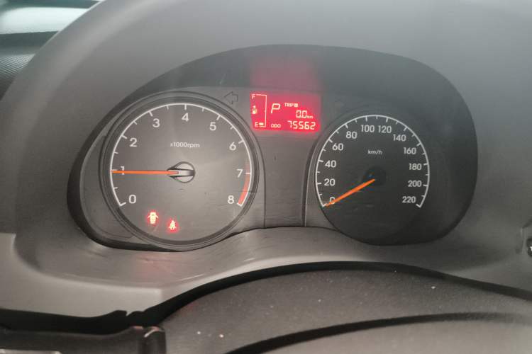 Used Hyundai Verna (older generation) 2014 1.4L Automatic Smart GLS Instrument Cluster