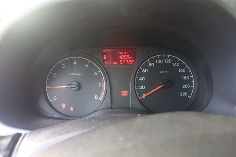 Used Hyundai Verna (older generation) 2014 1.4L Manual Smart GLS Trim Instrument Cluster