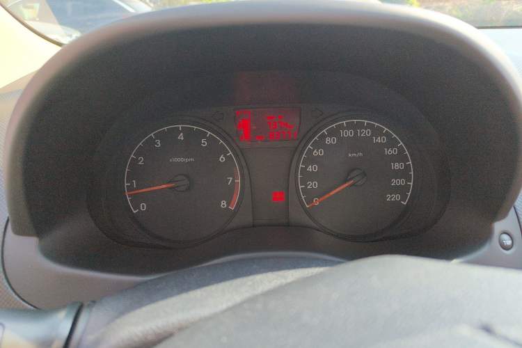 Used Hyundai Verna (older generation) 2014 1.4L Manual Smart GLS Trim Instrument Cluster