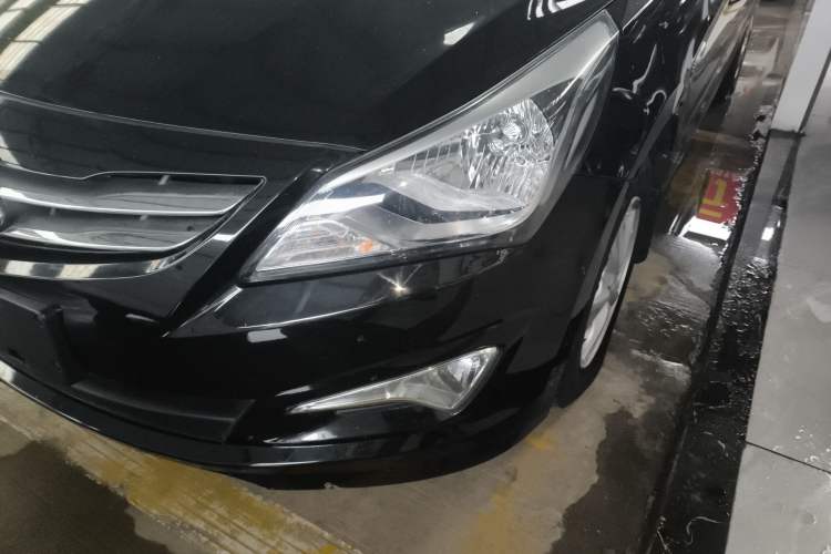 Used Hyundai Verna (older generation) 2014 1.4L Automatic Smart GLS Left Front Headlight