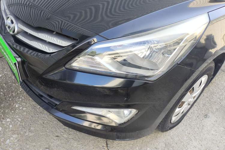 Used Hyundai Verna (older generation) 2014 1.4L Manual Smart GLS Trim Left Front Headlight