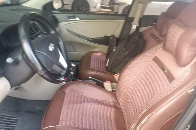 Used Hyundai Verna (older generation) 2014 1.4L Manual Smart GLS Trim Left Front Seat