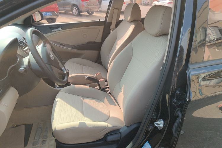 Used Hyundai Verna (older generation) 2014 1.4L Manual Smart GLS Trim Left Front Seat