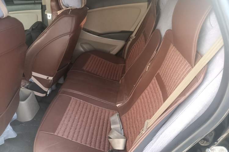 Used Hyundai Verna (older generation) 2014 1.4L Manual Smart GLS Trim Left Rear Seat