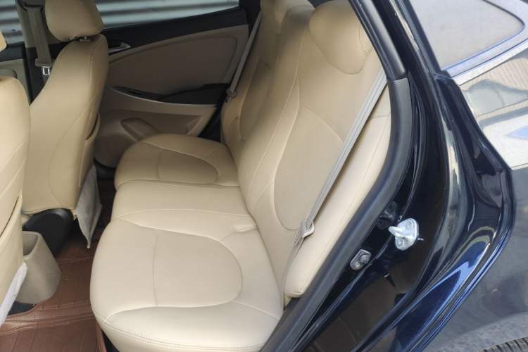 Used Hyundai Verna (older generation) 2014 1.4L Manual Smart GLS Trim Left Rear Seat