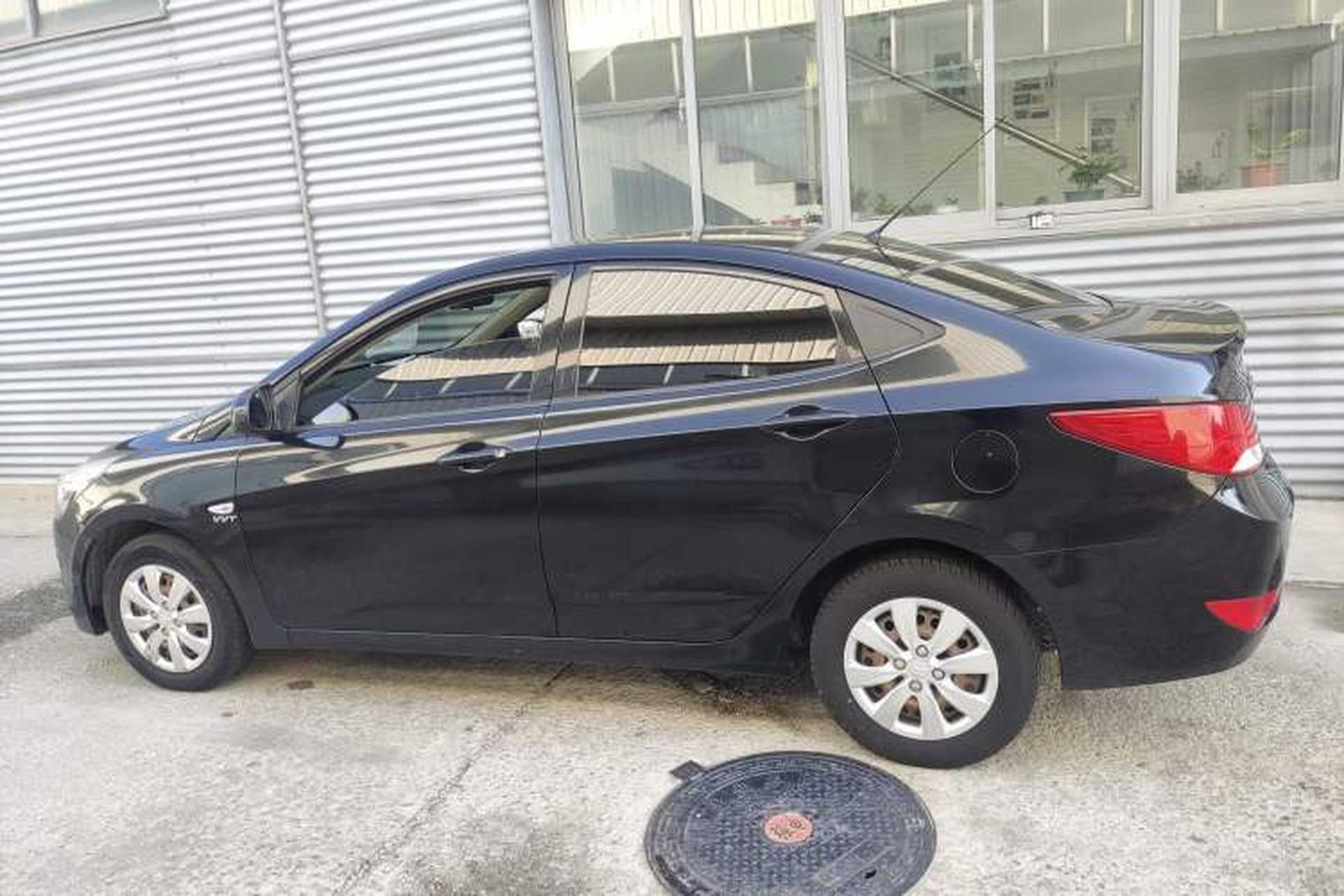 Used Hyundai Verna (older generation) 2014 1.4L Manual Smart GLS Trim Left Side