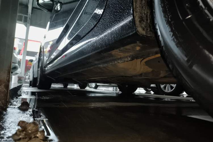 Used Hyundai Verna (older generation) 2014 1.4L Automatic Smart GLS Left Side Sill