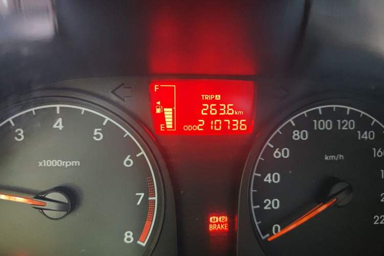 Used Hyundai Verna (older generation) 2014 1.4L Manual Smart GLS Trim Odometer Close Up