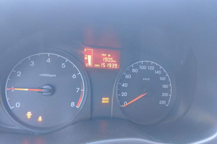 Used Hyundai Verna (older generation) 2014 1.4L Manual Smart GLS Trim Odometer Close Up