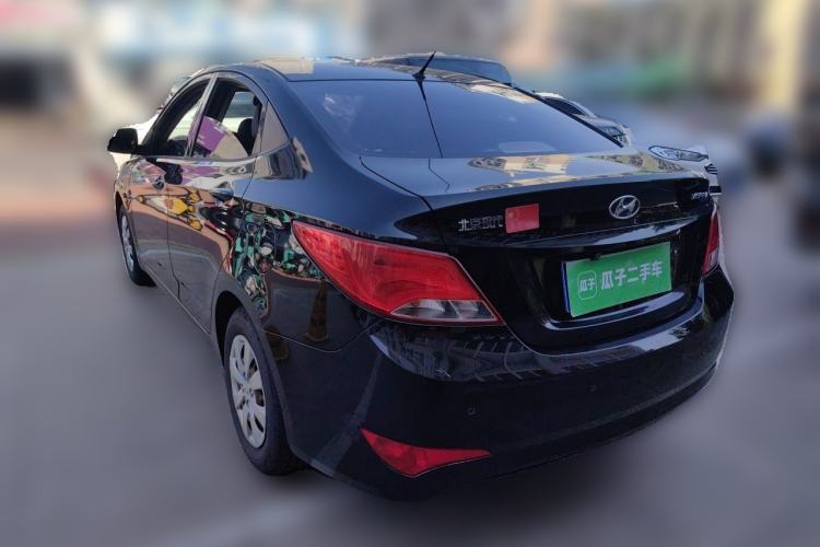 Used Hyundai Verna (older generation) 2014 1.4L Manual Smart GLS Trim Rear Left 45 Deg