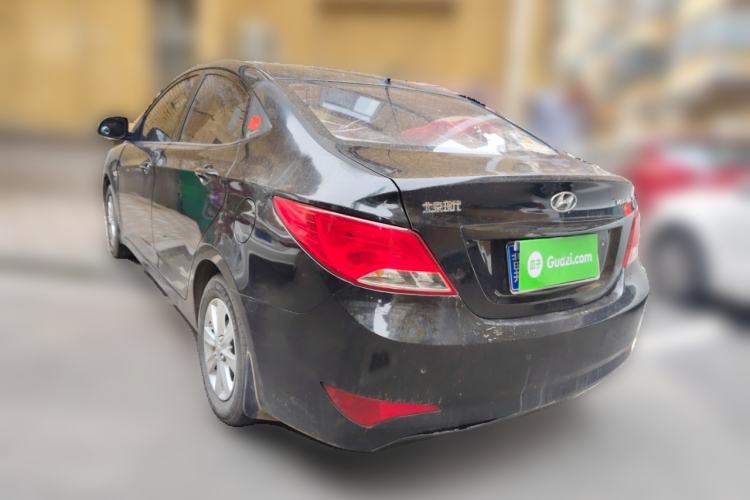 Used Hyundai Verna (older generation) 2014 1.4L Manual Smart GLS Trim Rear Left 45 Deg