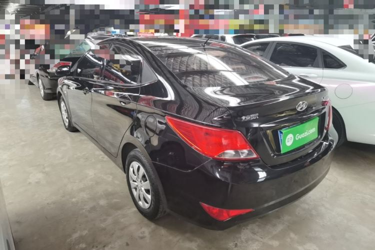 Used Hyundai Verna (older generation) 2014 1.4L Manual Smart GLS Trim Rear Left 45 Deg