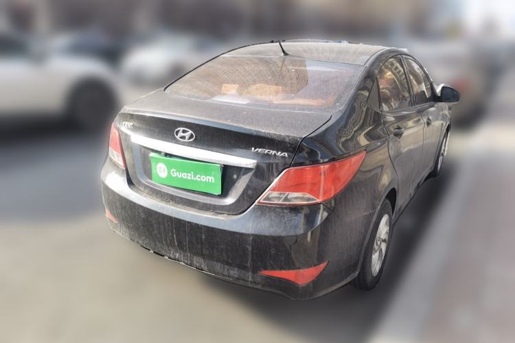 Used Hyundai Verna (older generation) 2014 1.4L Manual Smart GLS Trim Rear Right 45 Deg