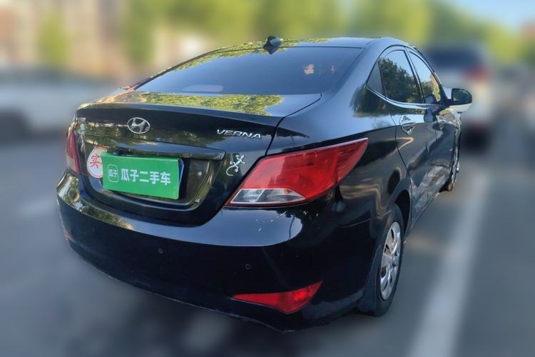 Used Hyundai Verna (older generation) 2014 1.4L Manual Smart GLS Trim Rear Right 45 Deg