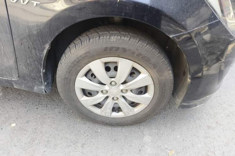 Used Hyundai Verna (older generation) 2014 1.4L Manual Fashion GS Model Right Front Wheel Hub