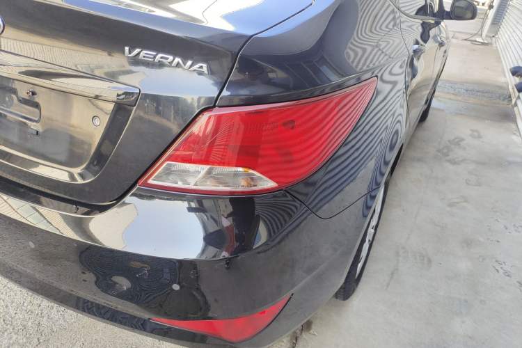 Used Hyundai Verna (older generation) 2014 1.4L Manual Smart GLS Trim Right Rear Taillight