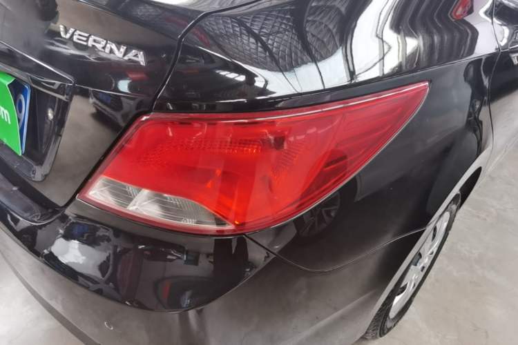 Used Hyundai Verna (older generation) 2014 1.4L Manual Smart GLS Trim Right Rear Taillight