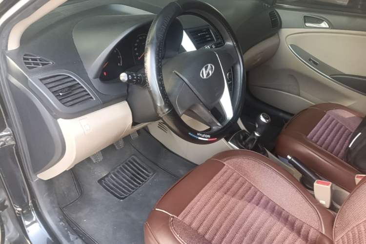 Used Hyundai Verna (older generation) 2014 1.4L Manual Smart GLS Trim Steering Wheel